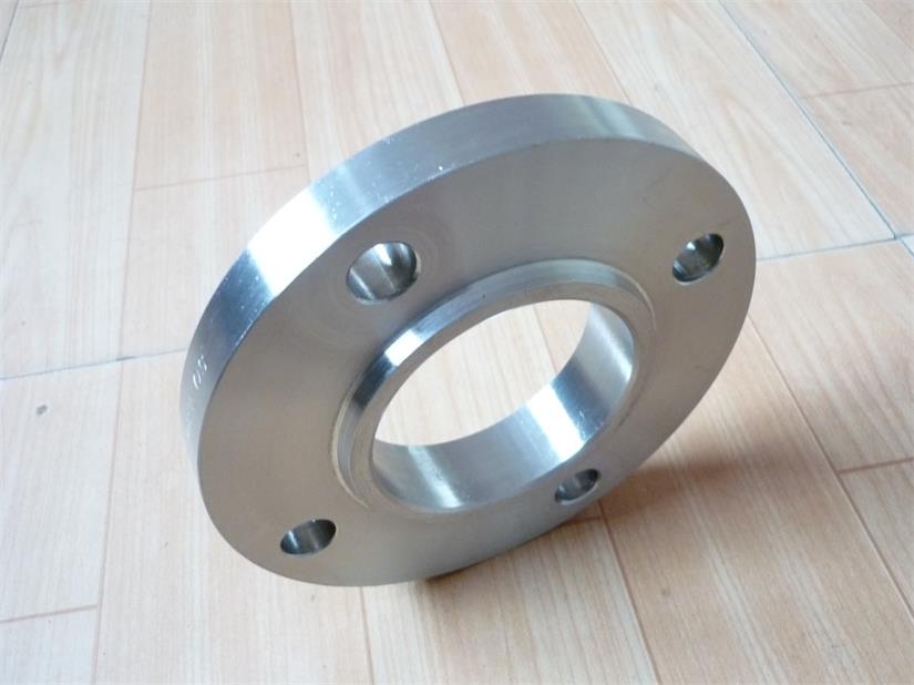 Flat welded flange