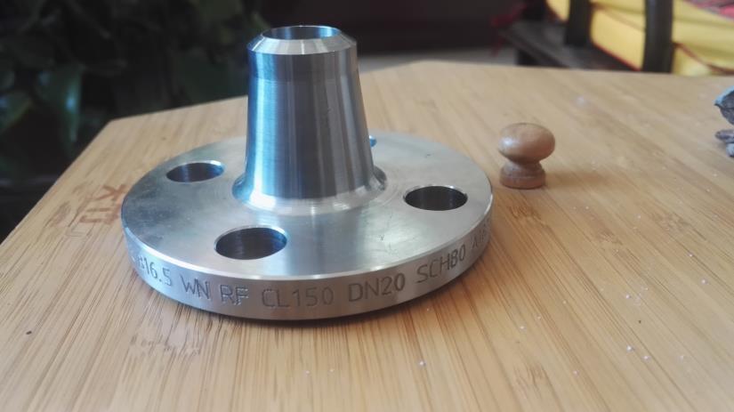 Flat welded flange with neck