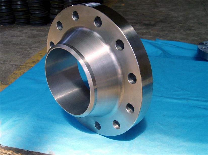 Flat welded flange with neck