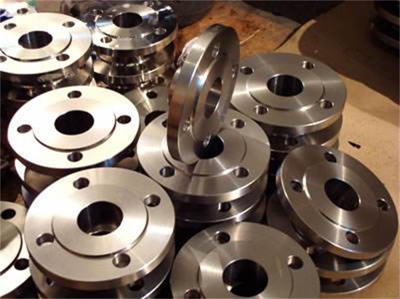 Flat welded flange